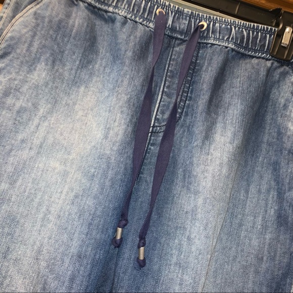 Express Denim/Jean - Picture 2 of 6